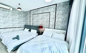 E 1-5Pax Cozy Home 4 Bed Wifi Tv Trefoil @Setia City Setia Alam Sccc